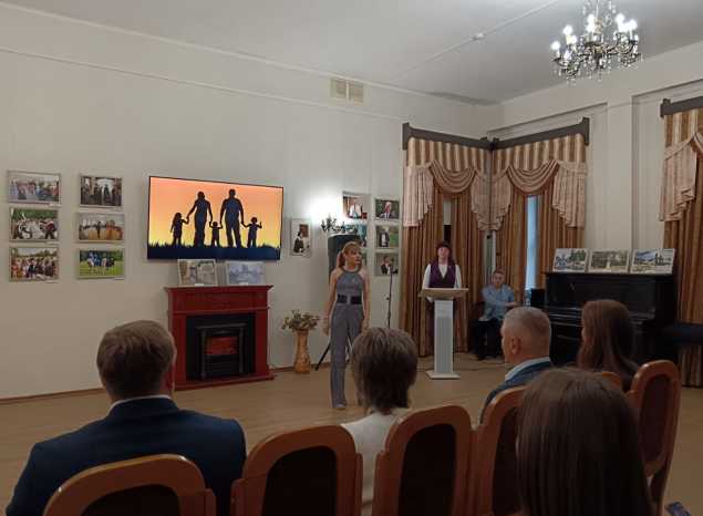 Ольга Андреева выступила на торжественной церемонии вручения наград многодетным матерям Пензы